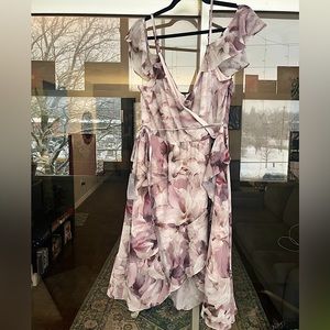 Le Chateau New w/tags Large Floral Dress